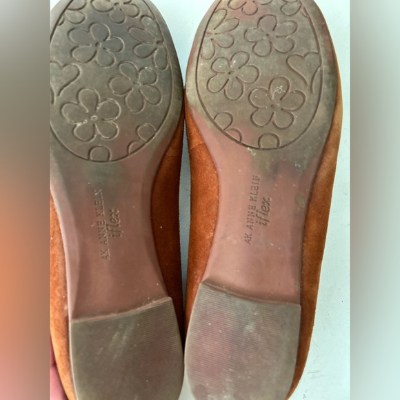 A.K. ANNE KLIEN iflex LEATHER EMBOSSED SLIP ONS - Picture 4 of 10